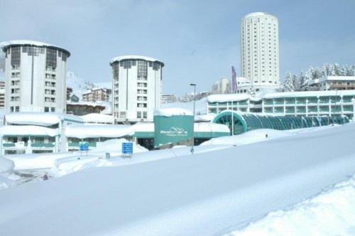 Attico Villaggio Olimpico Colle Sestriere Buitenkant foto