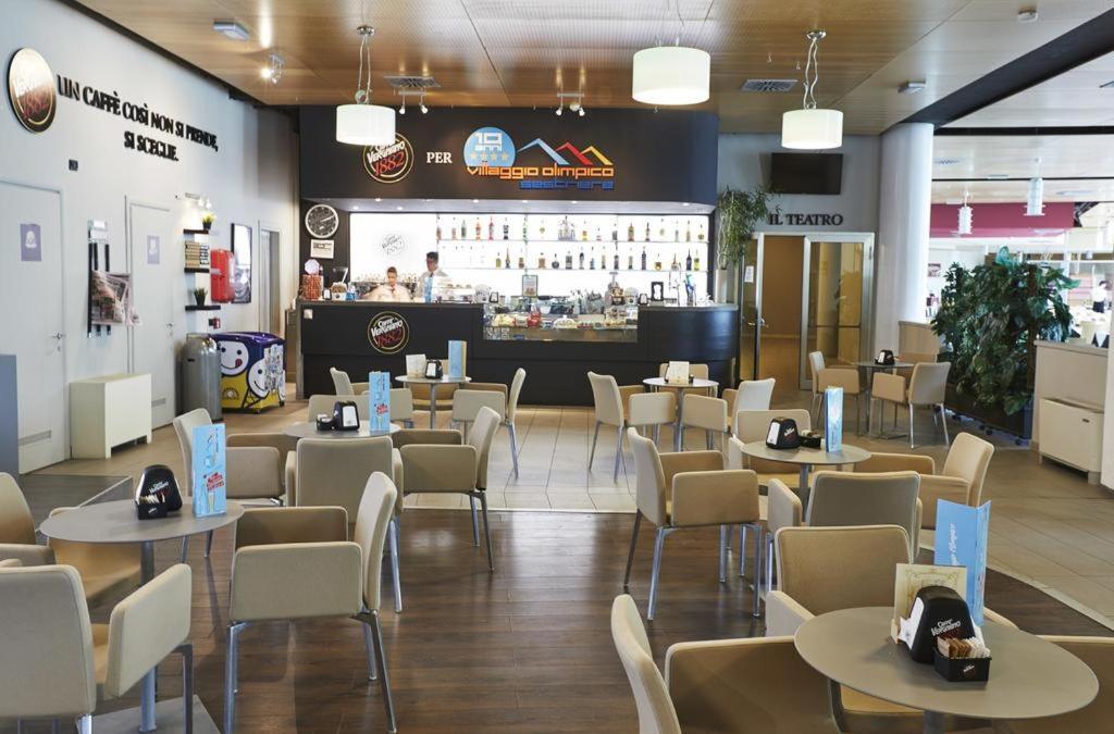 Attico Villaggio Olimpico Colle Sestriere Buitenkant foto
